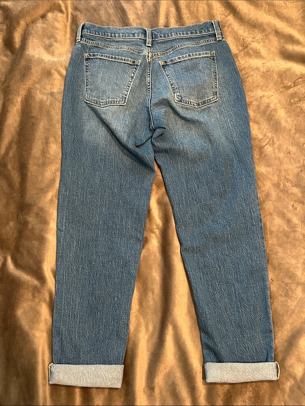 Old Navy Woman’s Mid-Rise Wow Boyfriend Straight Jeans - Medium Wash - Picture 6 of 12